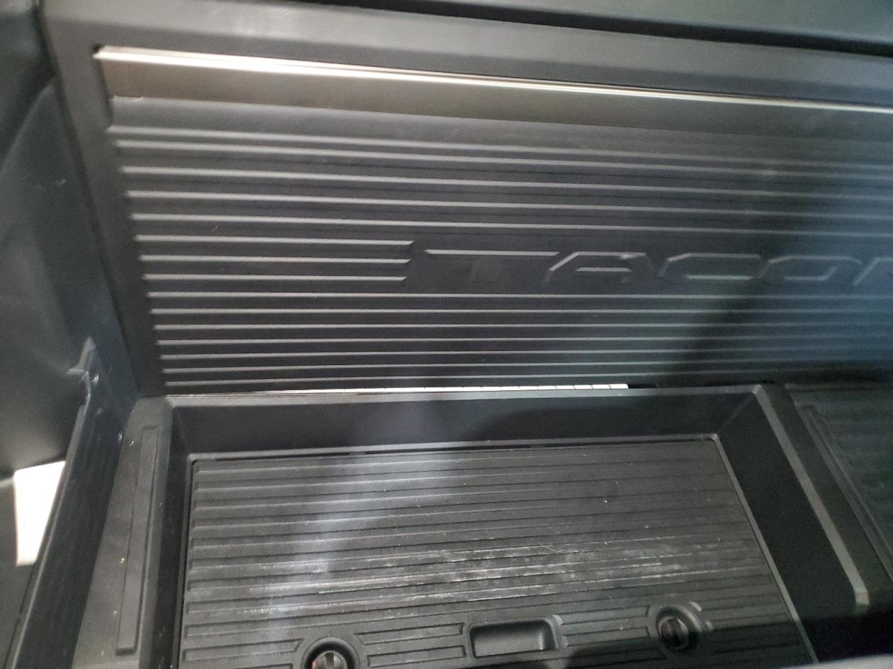 TOYOTA TACOMA XTRACAB