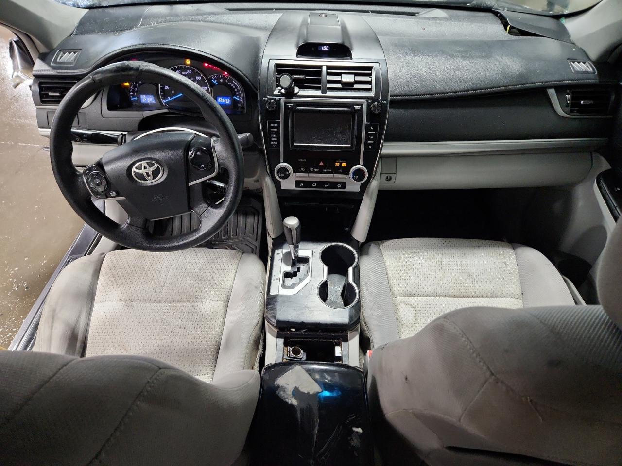 TOYOTA CAMRY BASE