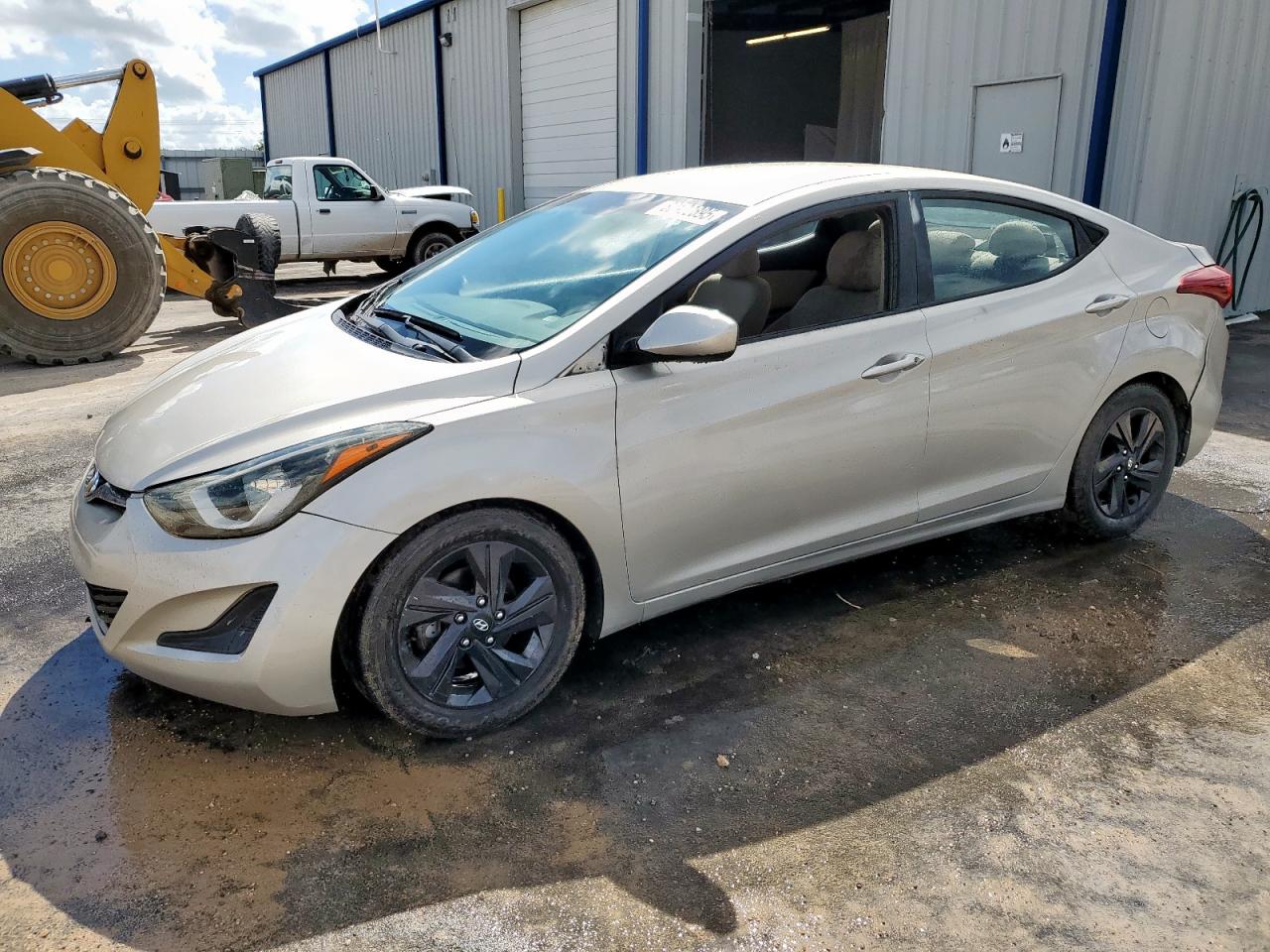 HYUNDAI ELANTRA SE