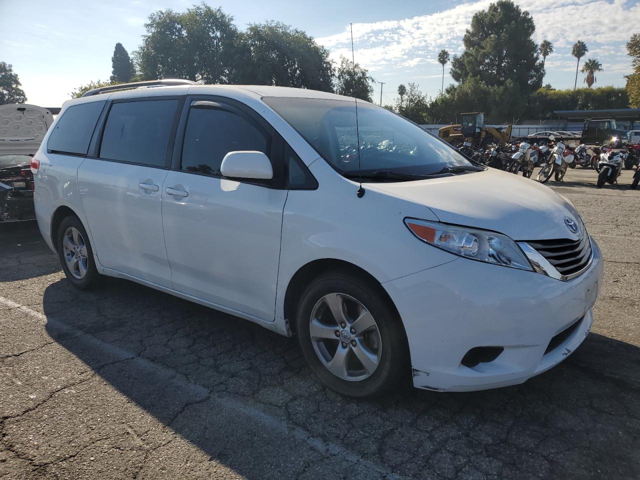 Lot #3278882038 2014 TOYOTA SIENNA LE