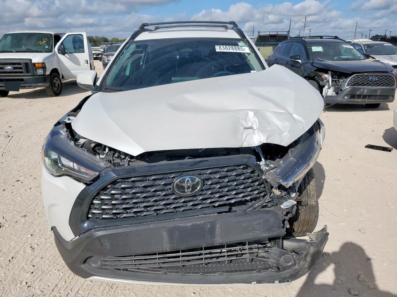 TOYOTA COROLLA CROSS LE