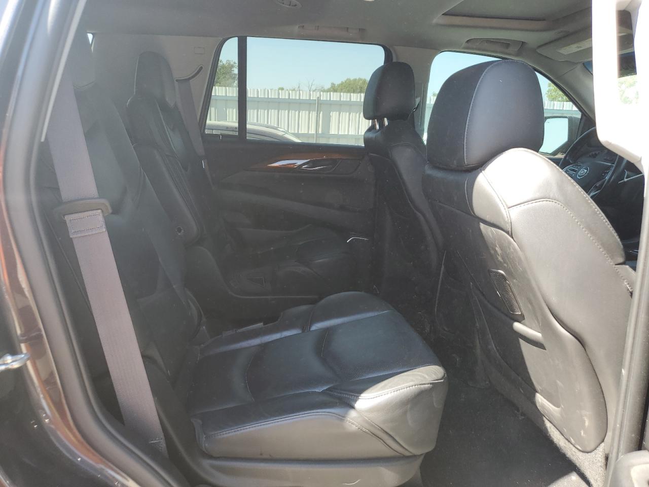 CADILLAC ESCALADE LUXURY