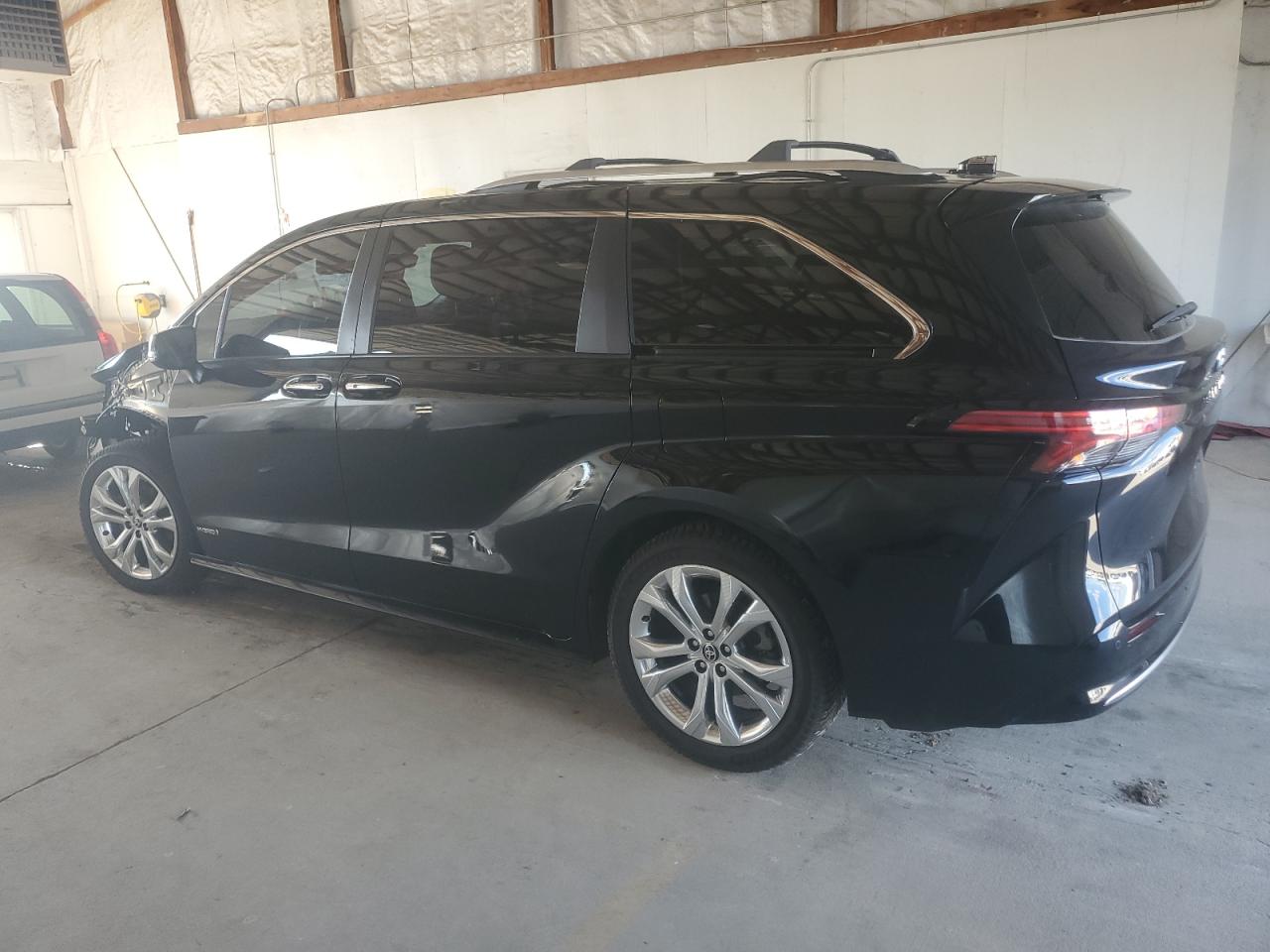 TOYOTA SIENNA LIMITED