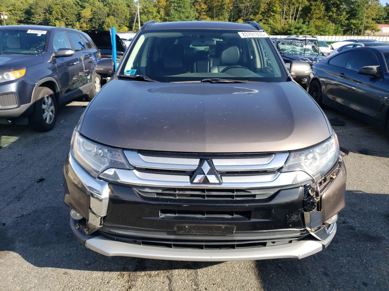 MITSUBISHI OUTLANDER SE