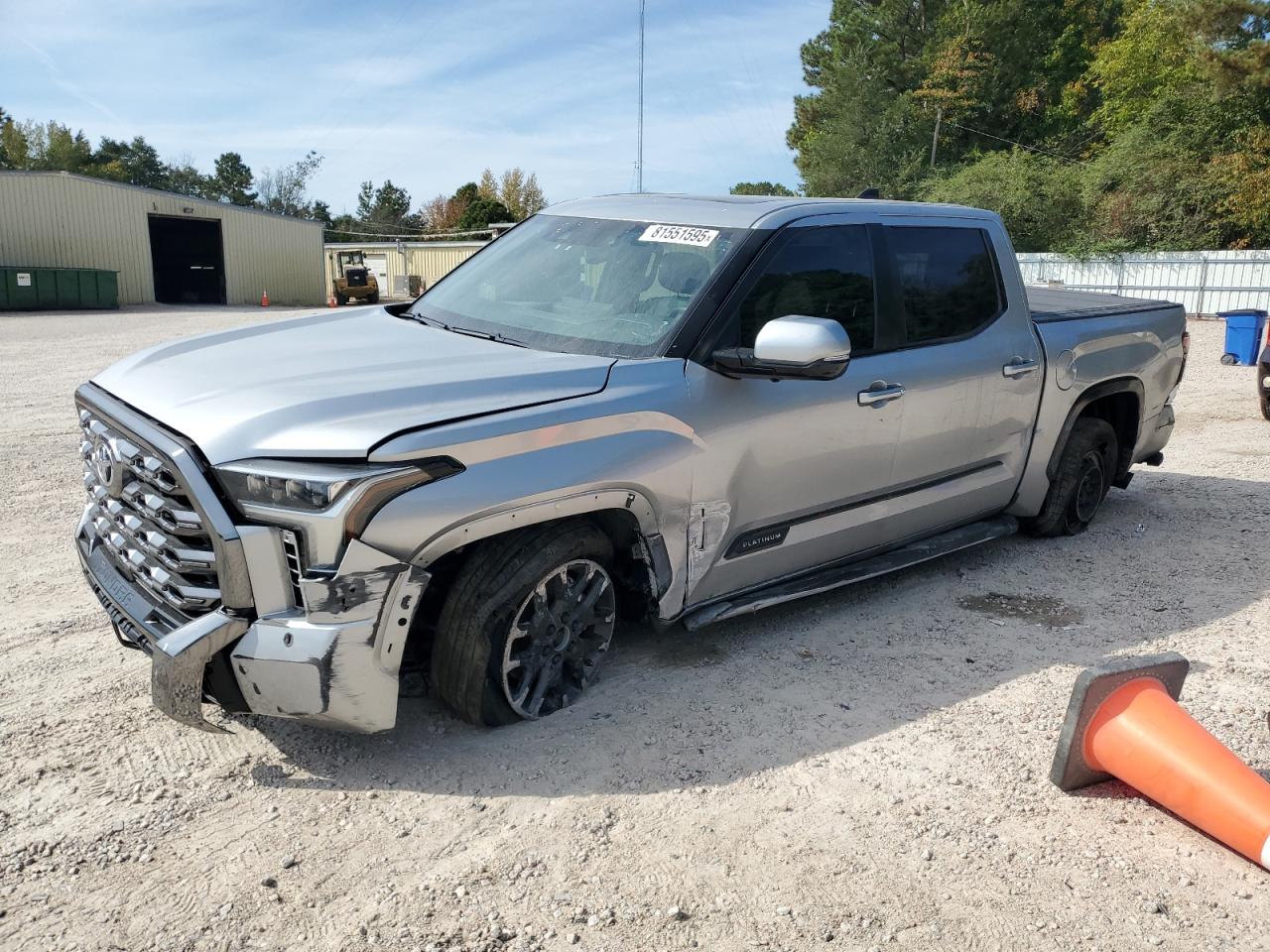 TOYOTA TUNDRA CREWMAX PLATINUM