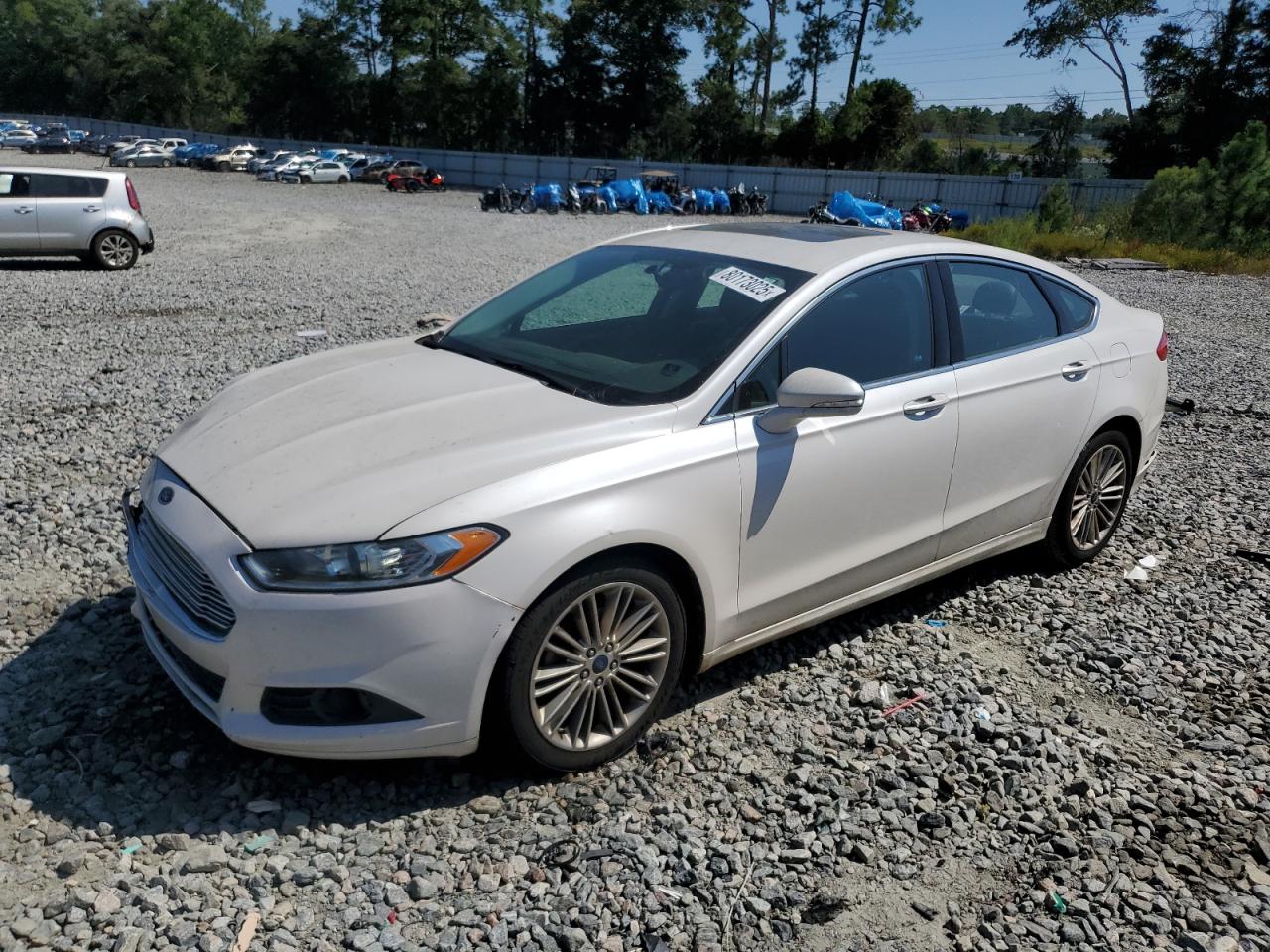 FORD FUSION SE