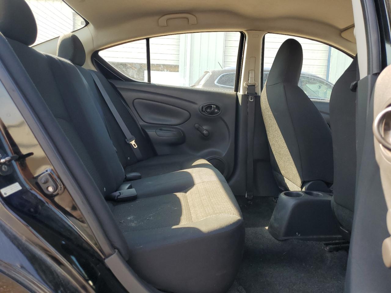 NISSAN VERSA S