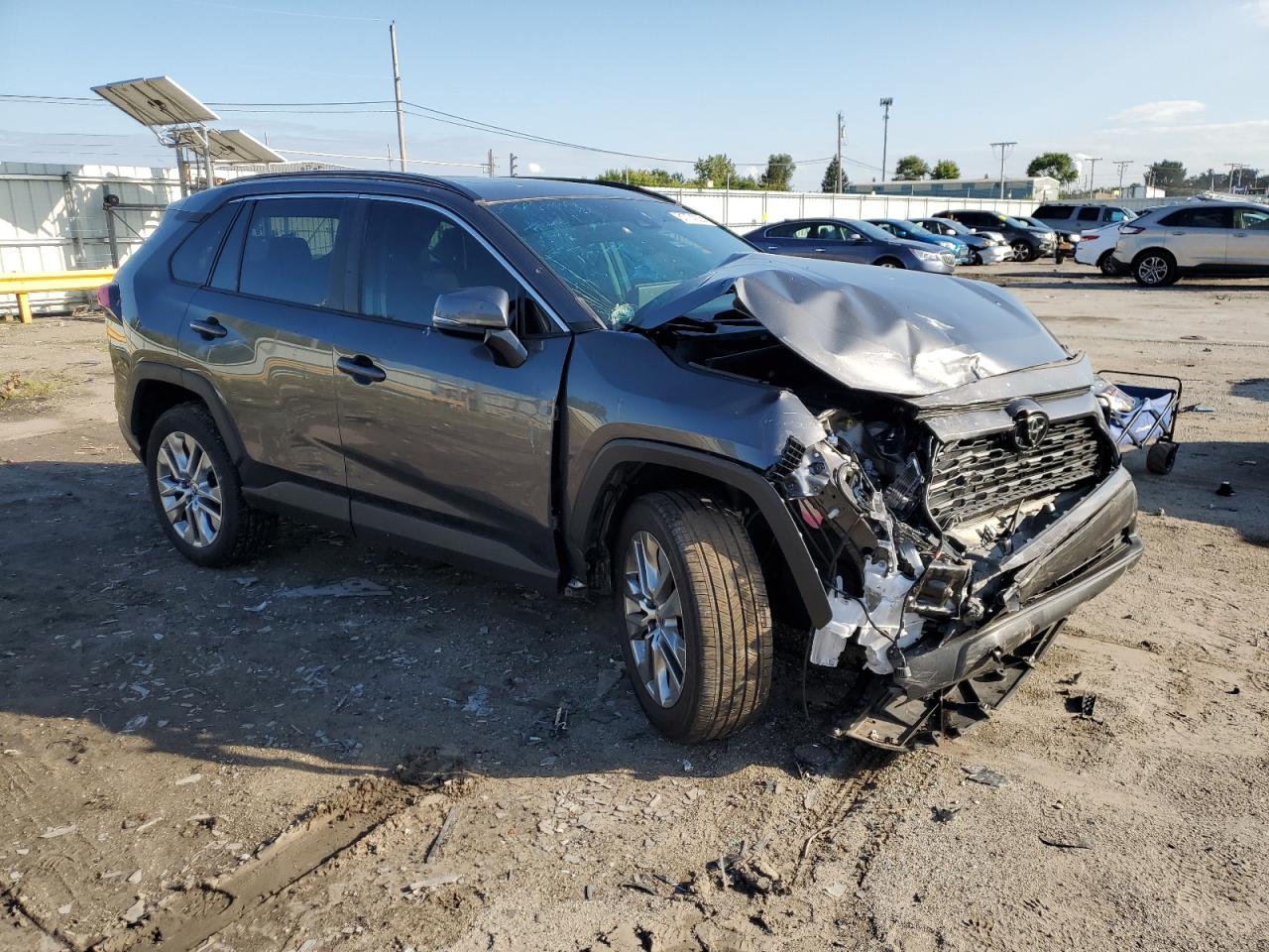 TOYOTA RAV4 XLE PREMIUM