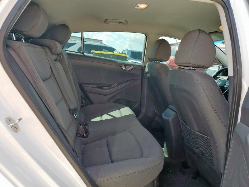 2021 HYUNDAI IONIQ SE KMHC75LC6MU260800