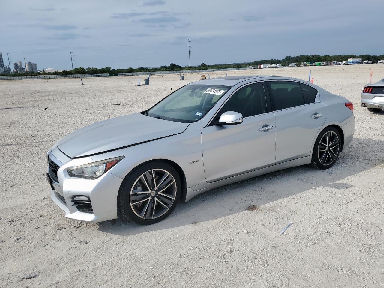 INFINITI Q50 HYBRID PREMIUM