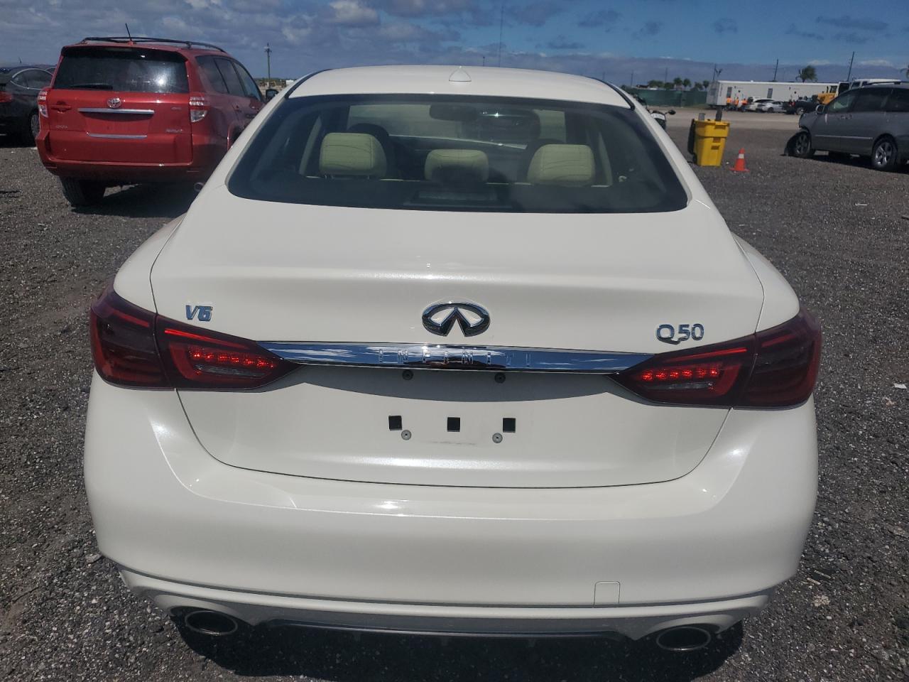 INFINITI Q50 LUXE