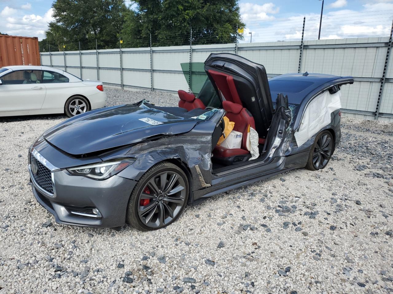 INFINITI Q60 RED SPORT 400