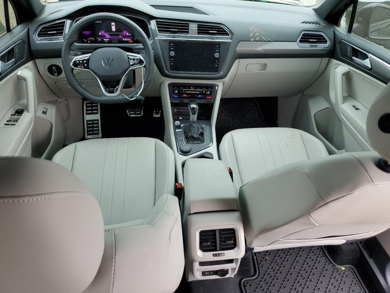 VOLKSWAGEN TIGUAN SE R-LINE BLACK