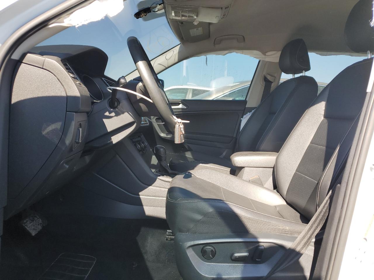 VOLKSWAGEN TIGUAN SE