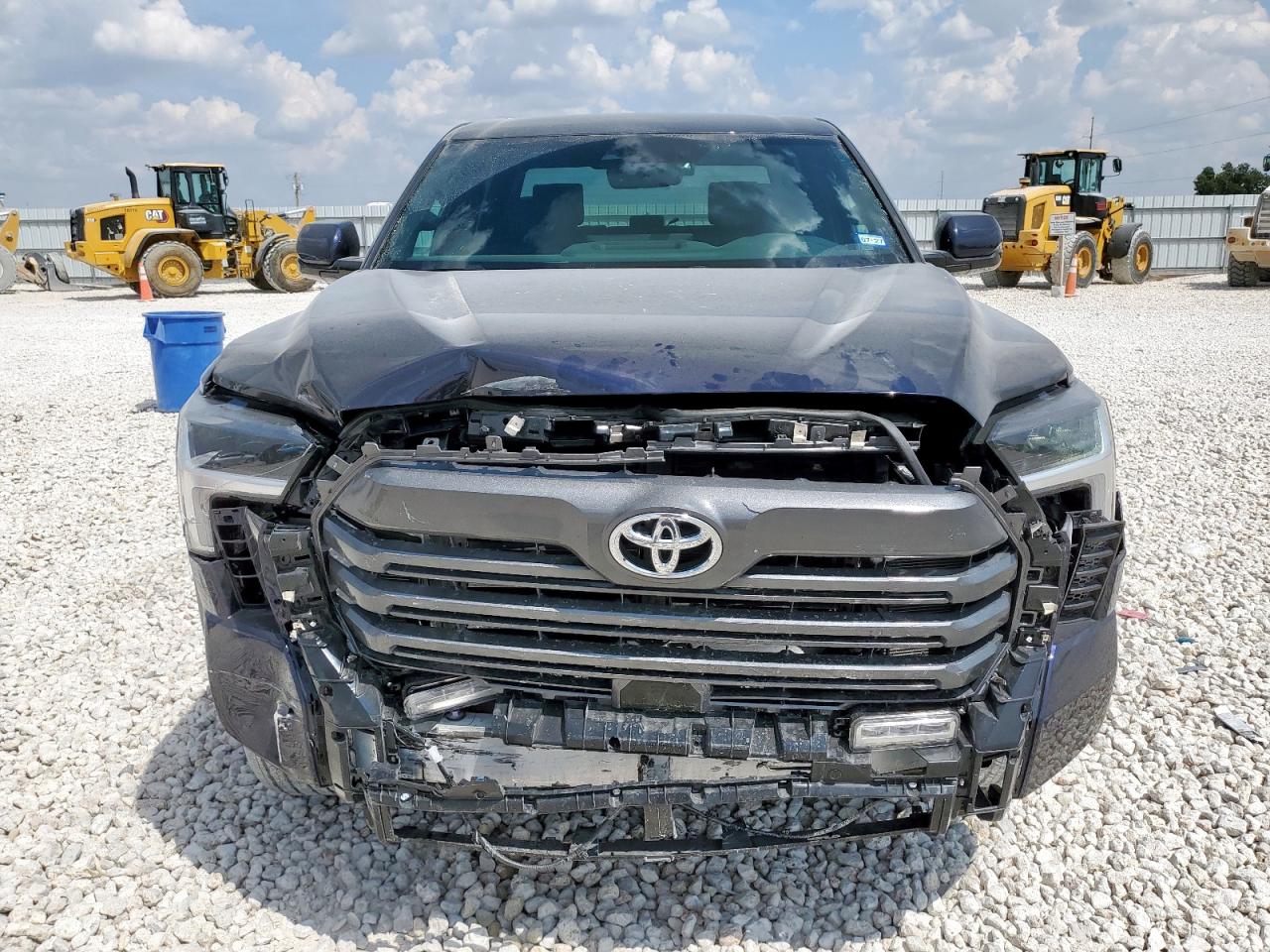 TOYOTA TUNDRA CREWMAX LIMITED