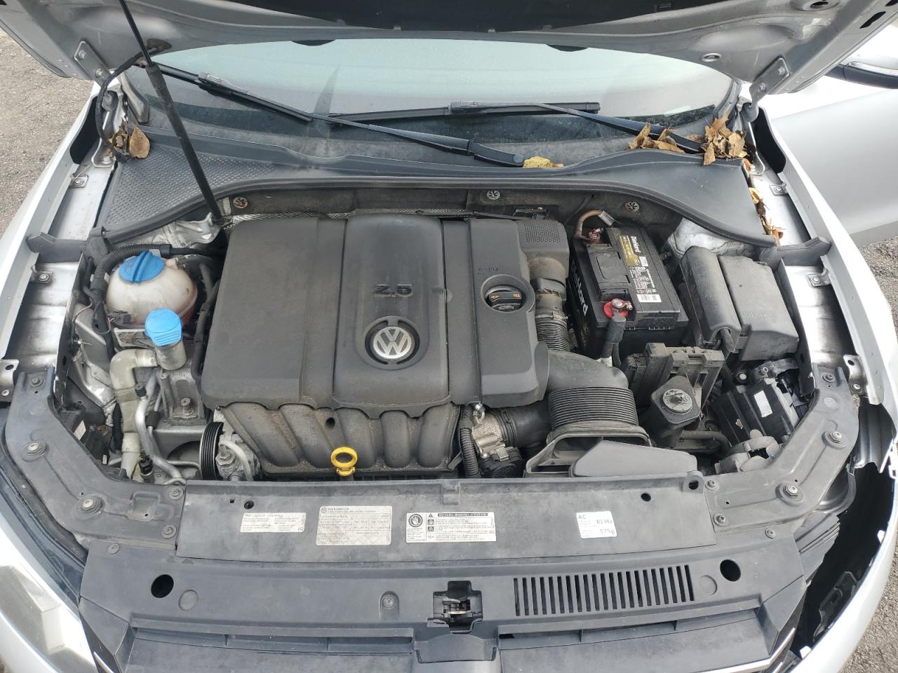 VOLKSWAGEN PASSAT SE