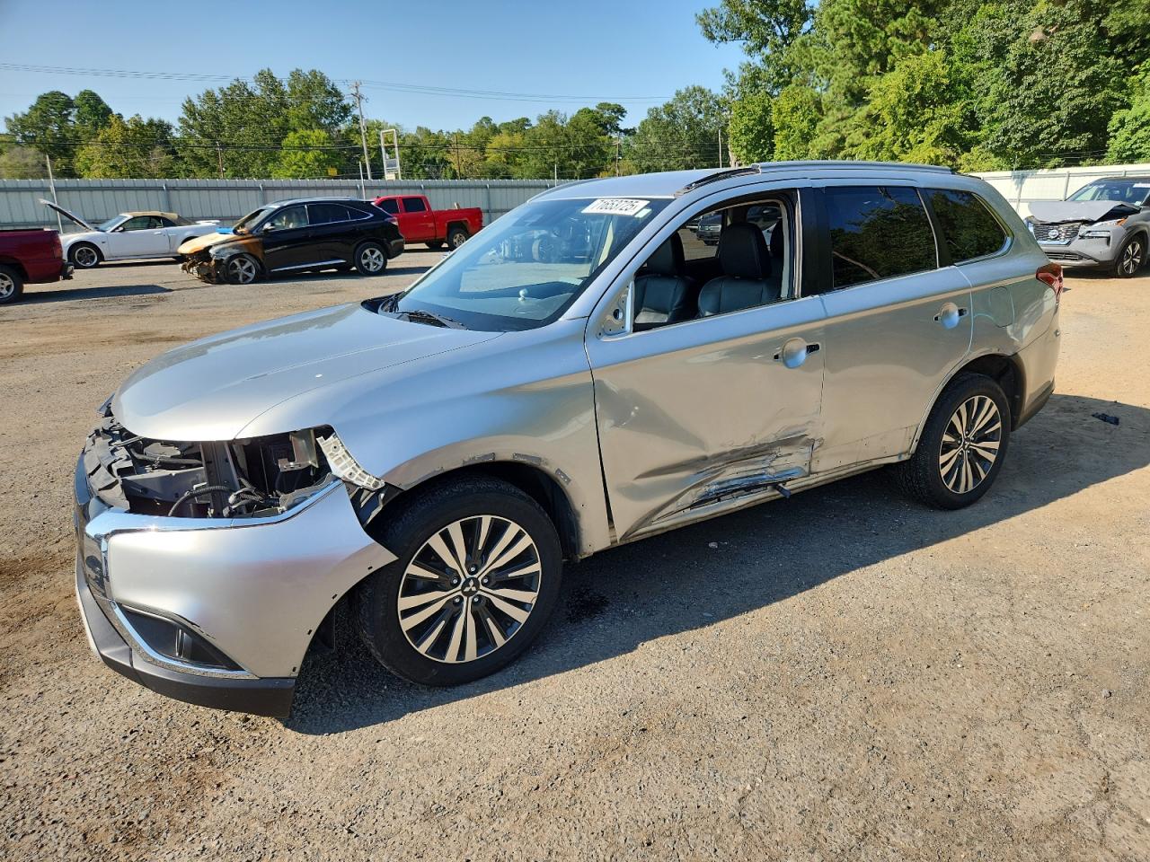 MITSUBISHI OUTLANDER SE