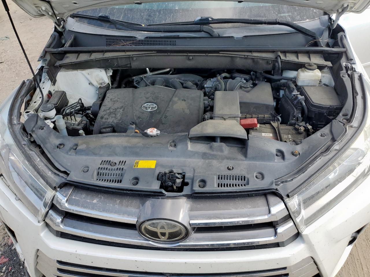 TOYOTA HIGHLANDER LIMITED