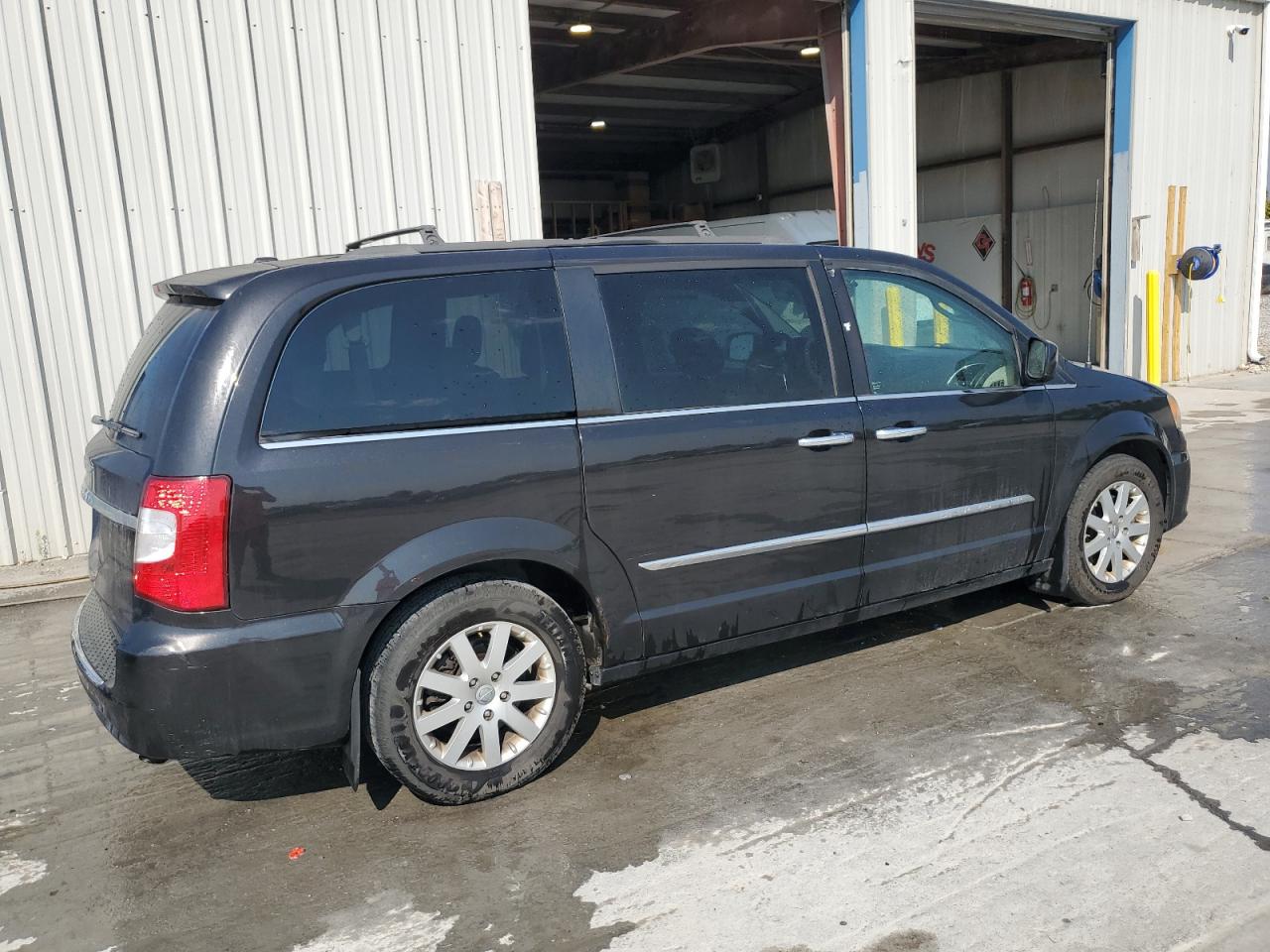 CHRYSLER TOWN & COUNTRY TOURING
