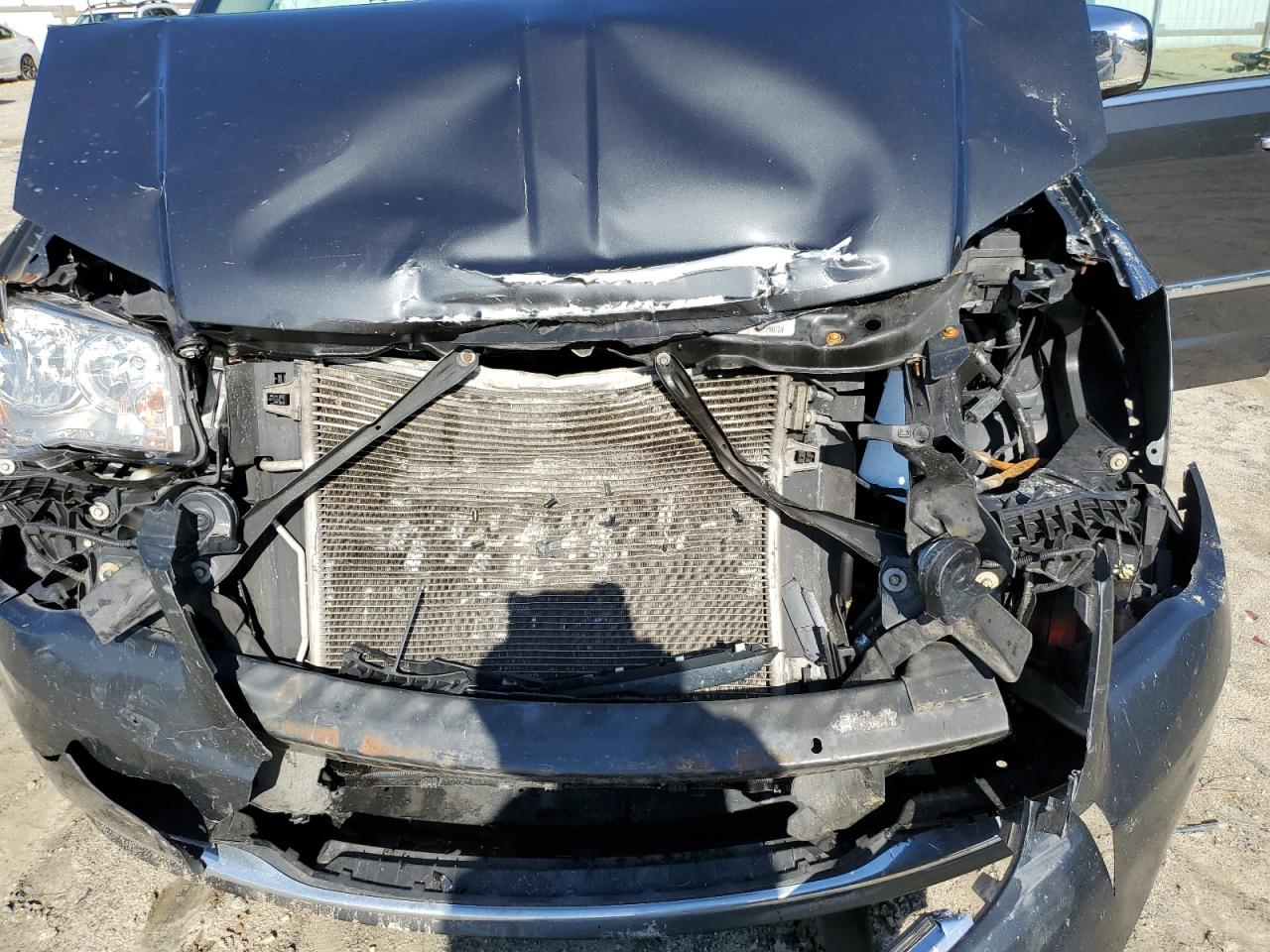 CHRYSLER TOWN & COUNTRY TOURING L