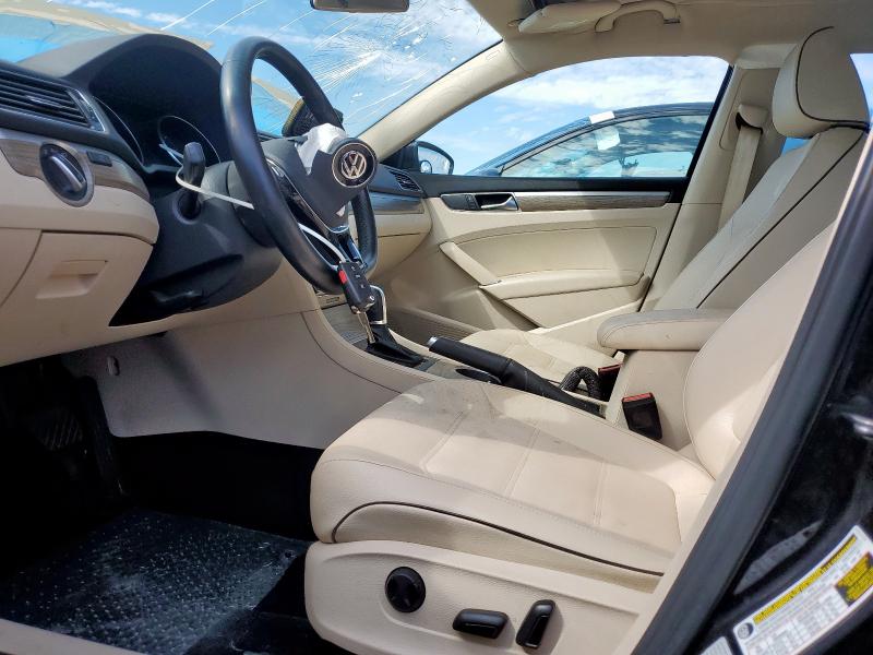 2017 VOLKSWAGEN PASSAT SE 1VWBT7A34HC038288
