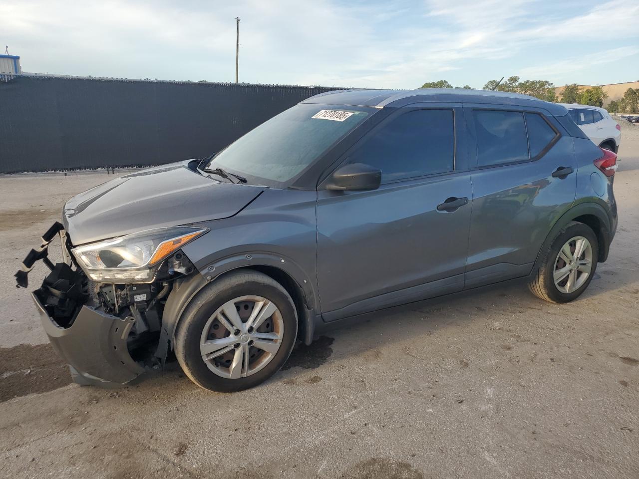NISSAN KICKS S