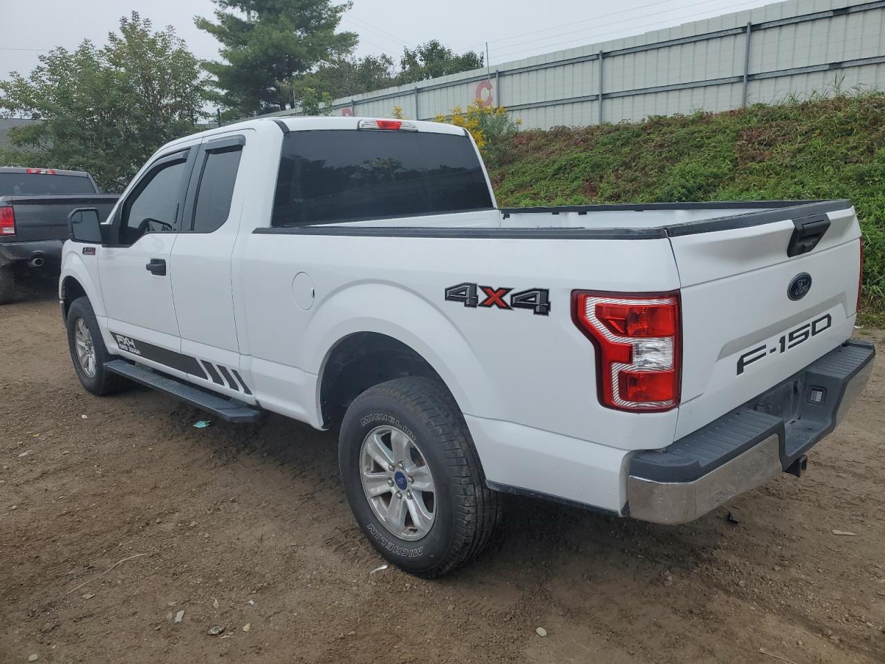 FORD F-150 SUPER CAB