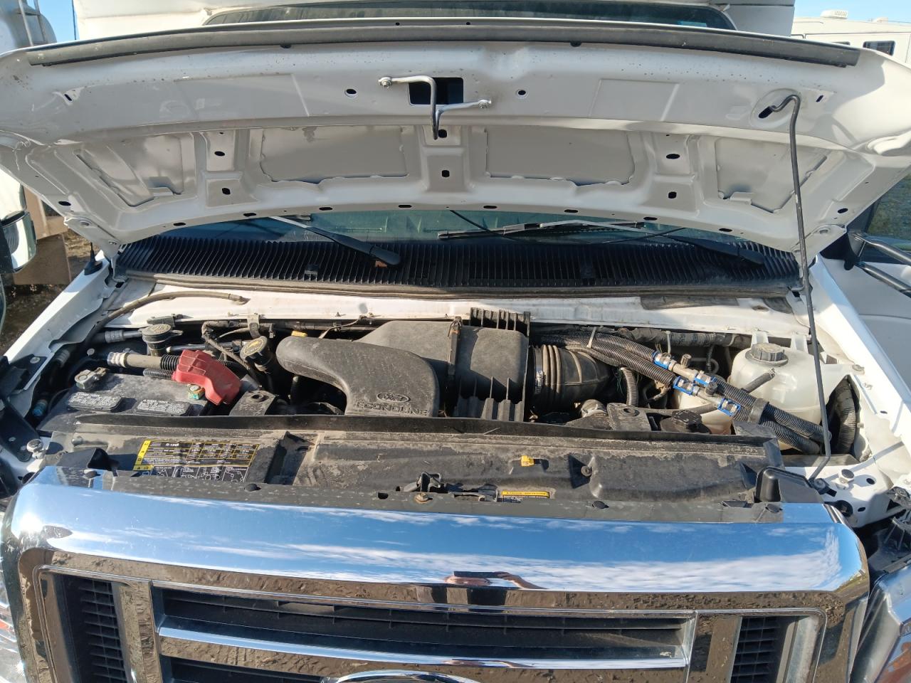 FORD ECONOLINE E450 SUPER DUTY CUTAWAY VAN