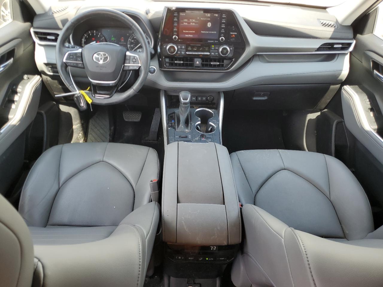 TOYOTA HIGHLANDER XLE