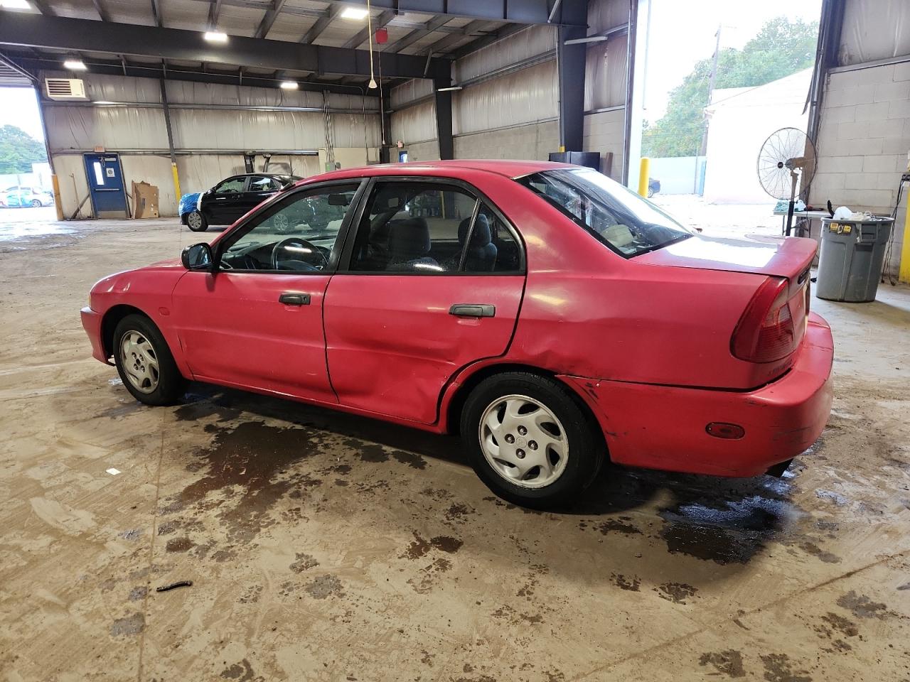 Lot #3302886916 2001 MITSUBISHI MIRAGE ES