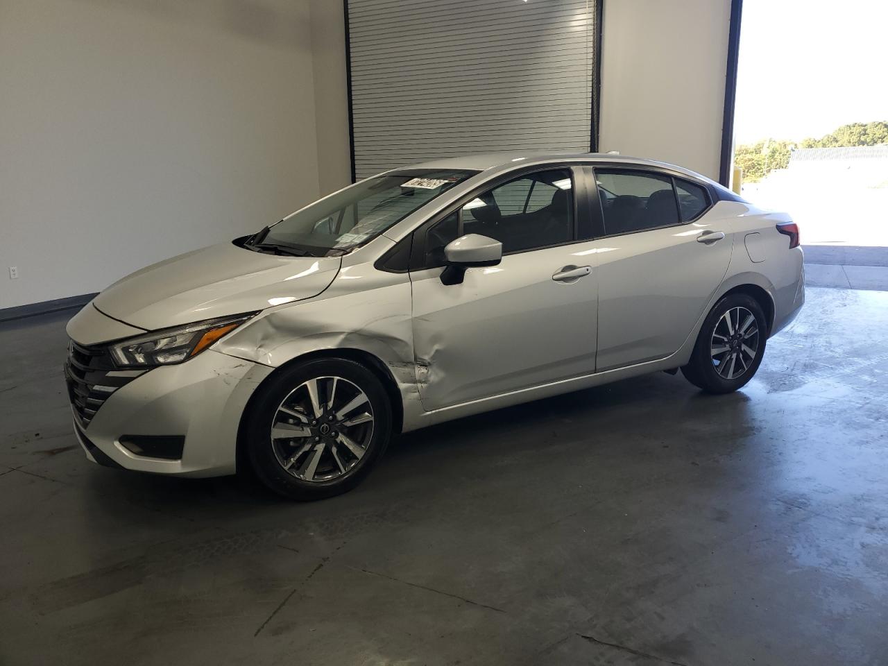NISSAN VERSA SV