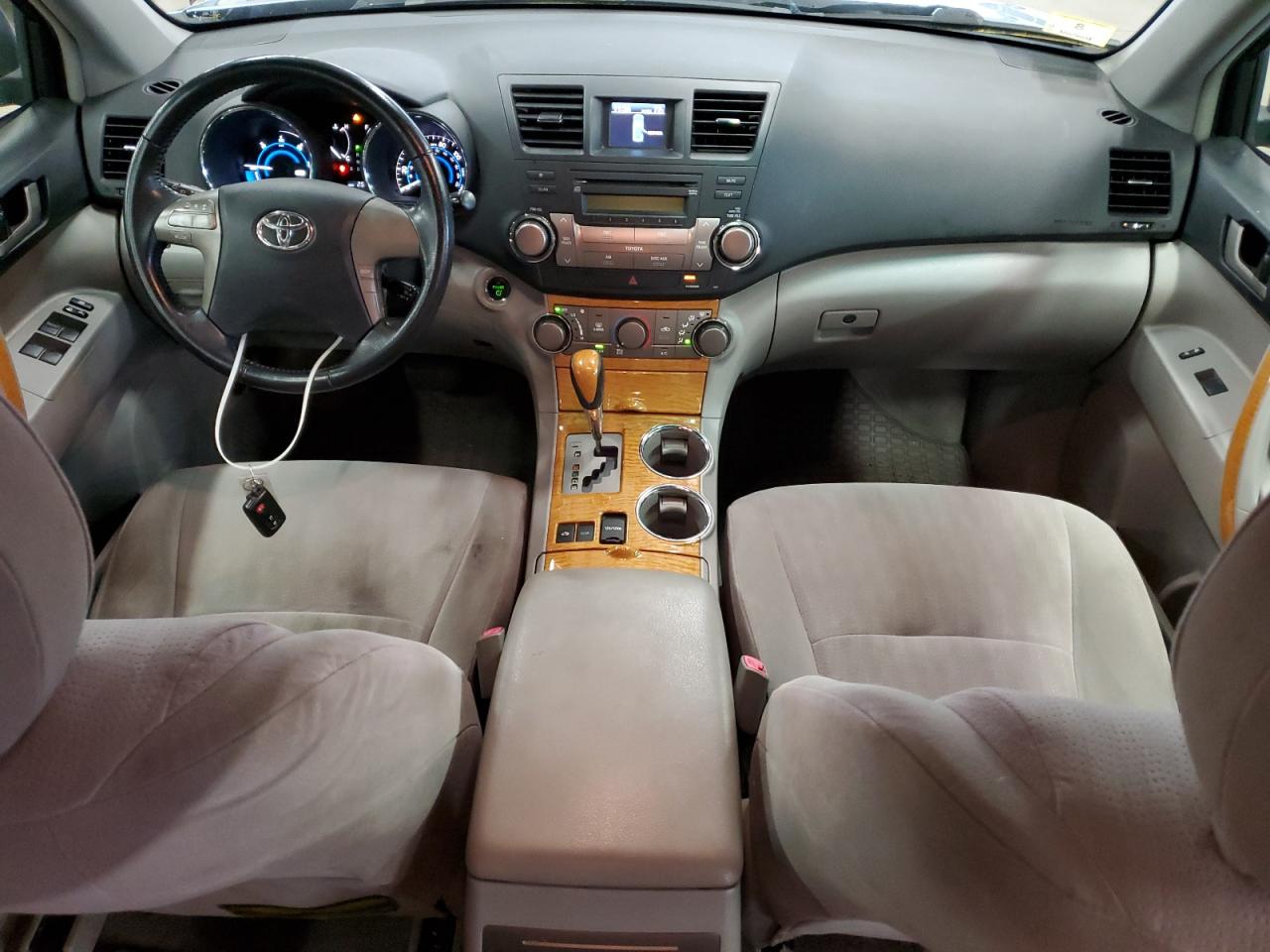 TOYOTA HIGHLANDER HYBRID