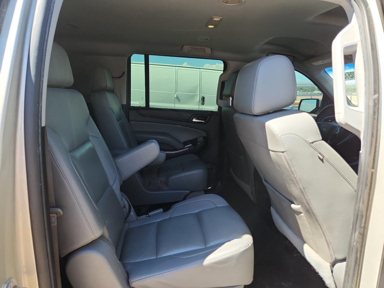 CHEVROLET SUBURBAN C1500 LT