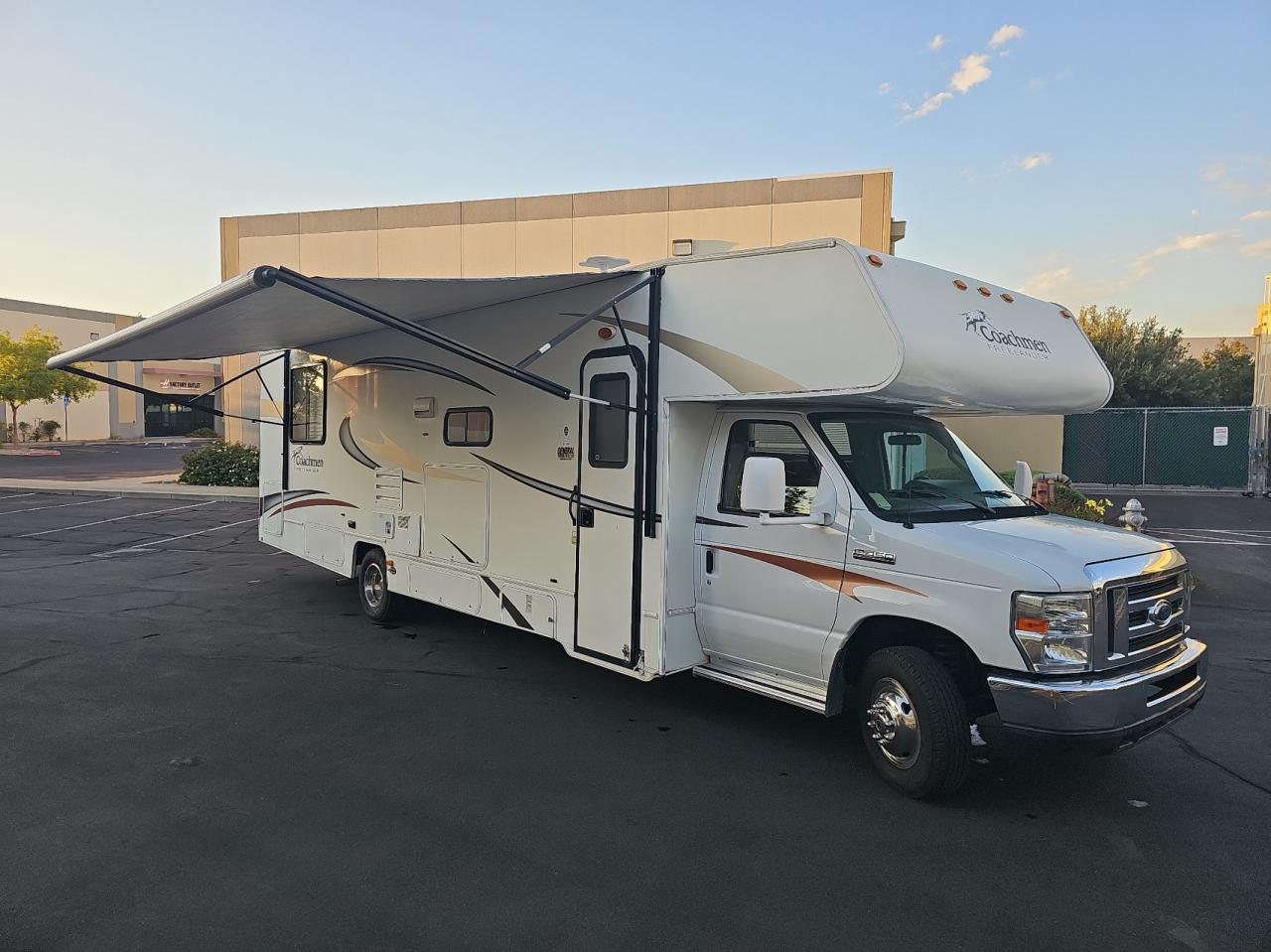 FORD ECONOLINE E450 SUPER DUTY CUTAWAY VAN