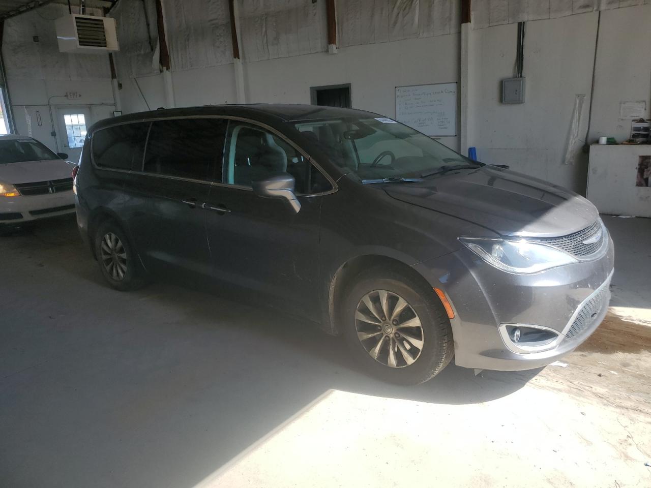 CHRYSLER PACIFICA TOURING PLUS