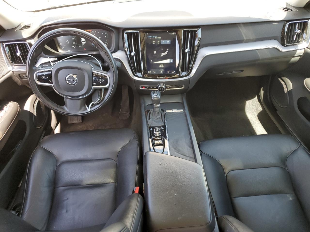 VOLVO S60 T5 MOMENTUM