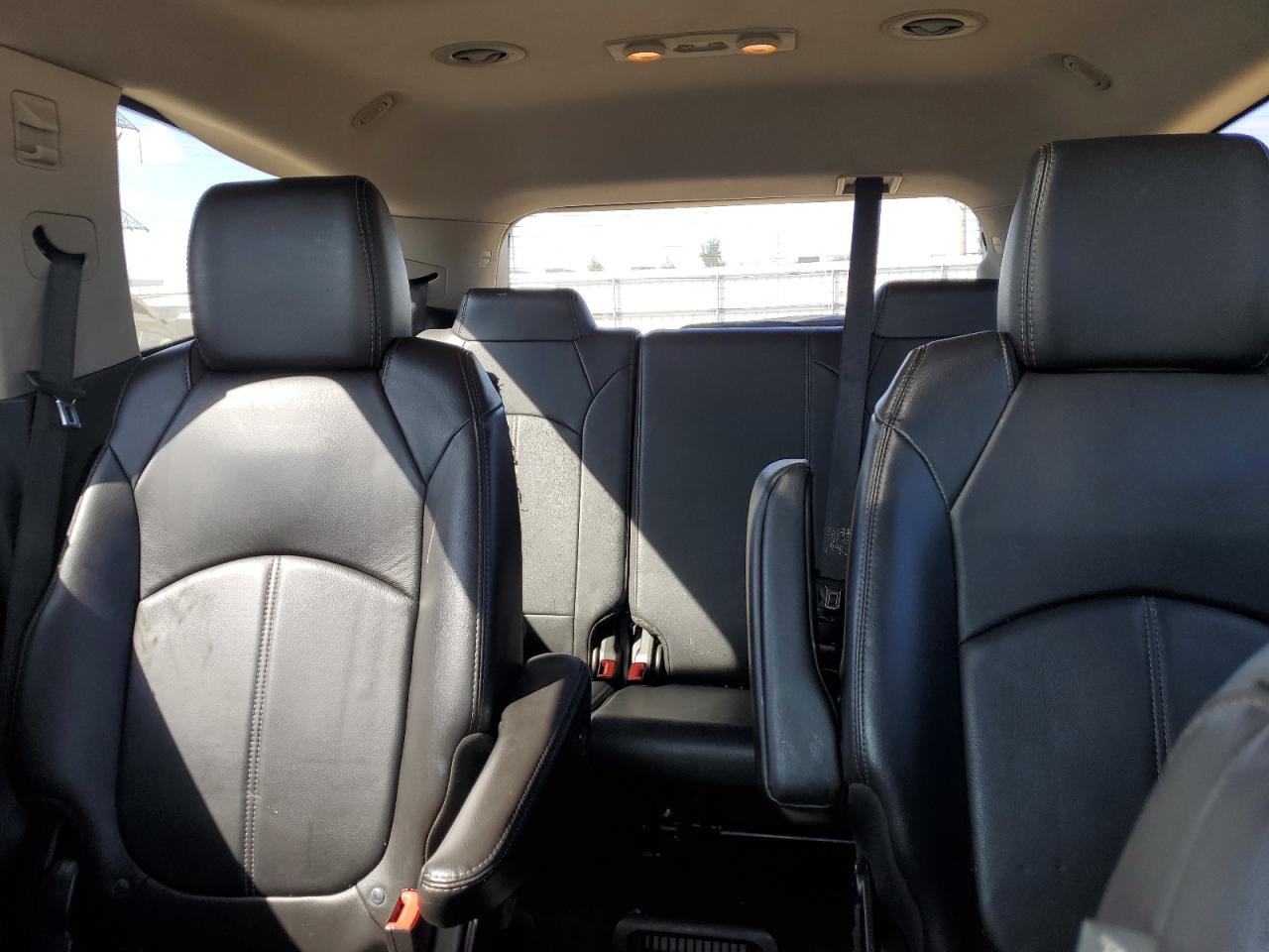 CHEVROLET TRAVERSE LT