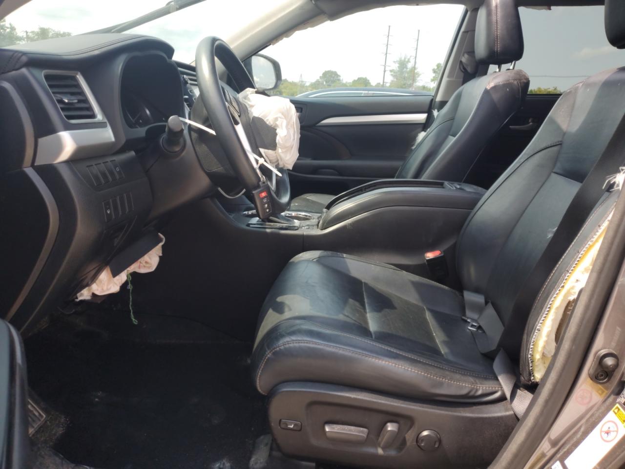 TOYOTA HIGHLANDER XLE