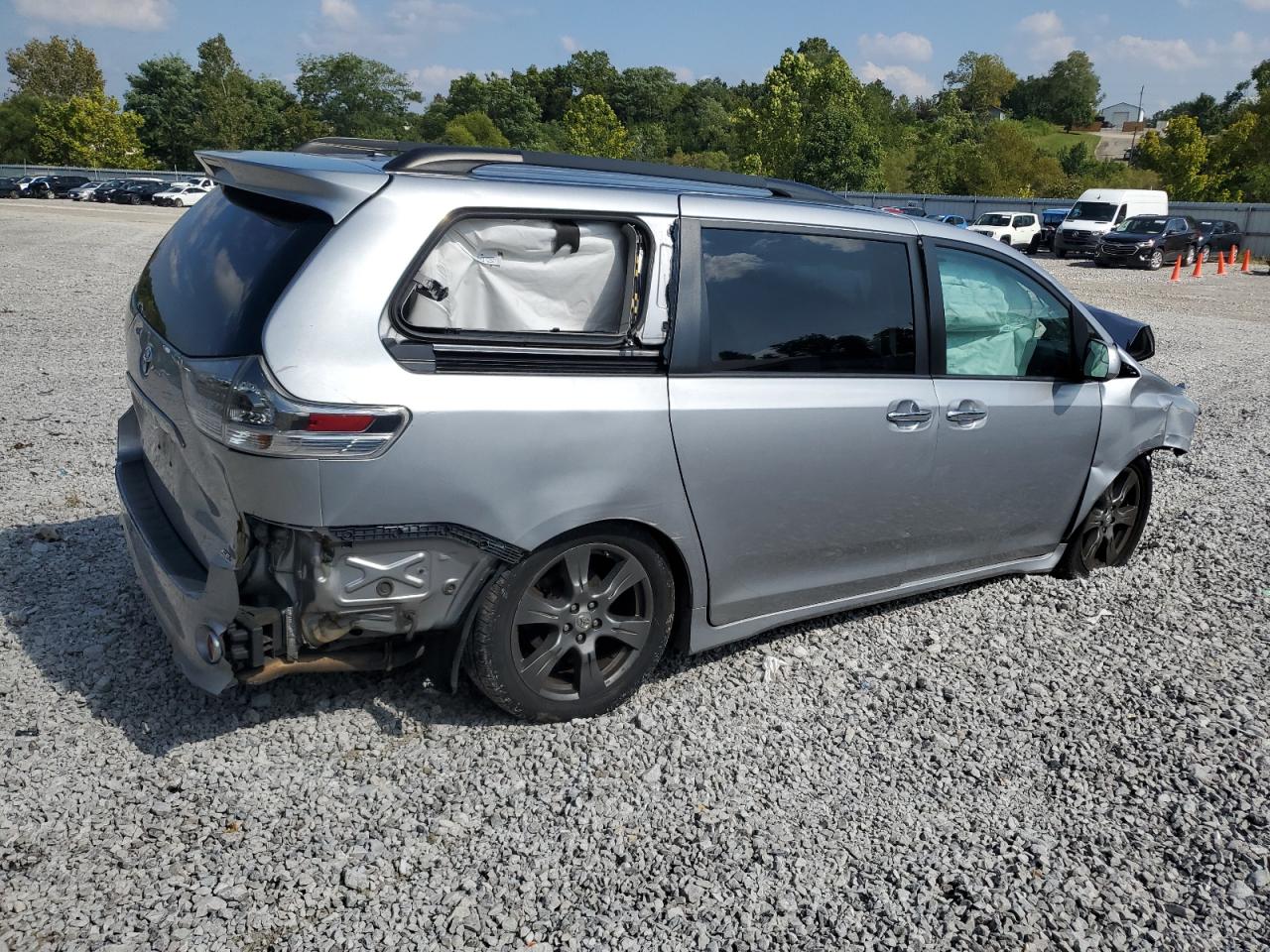TOYOTA SIENNA SE