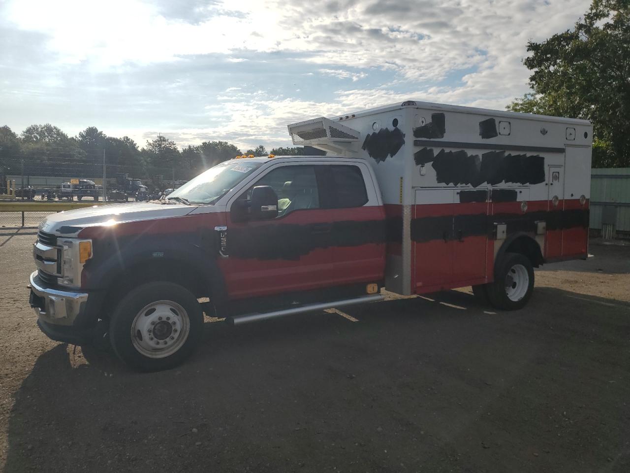 FORD F-550 SUPER DUTY