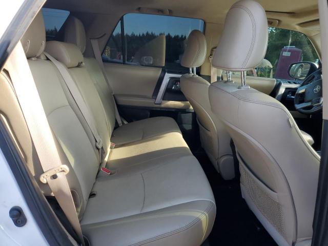 2018 TOYOTA 4RUNNER SR JTEBU5JR4J5527790