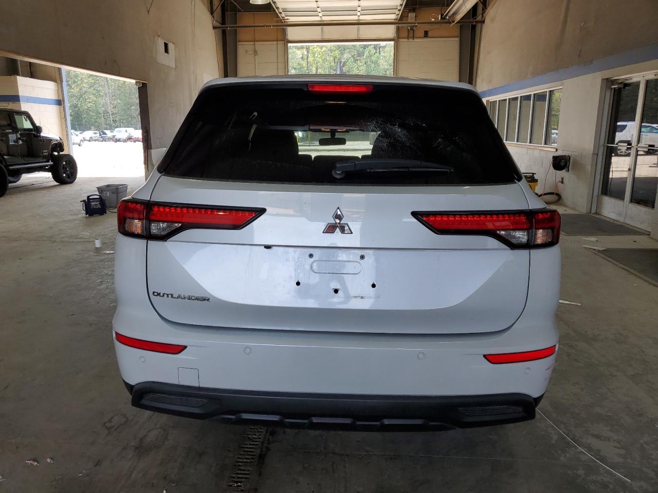 MITSUBISHI OUTLANDER ES