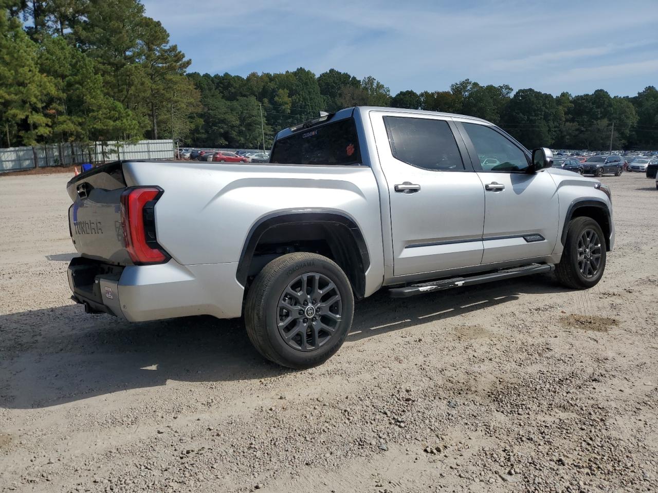 TOYOTA TUNDRA CREWMAX PLATINUM