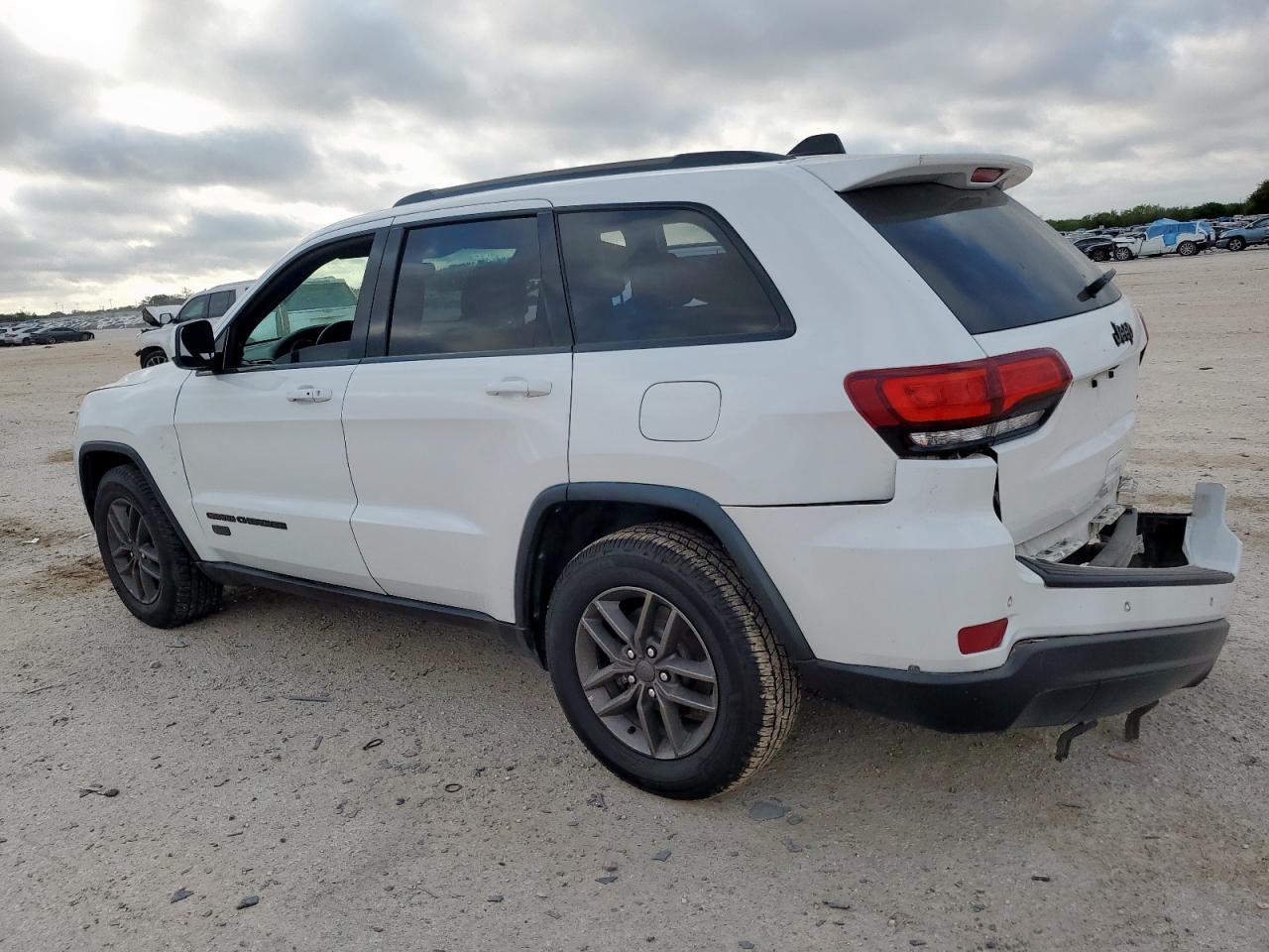 JEEP GRAND CHEROKEE LAREDO