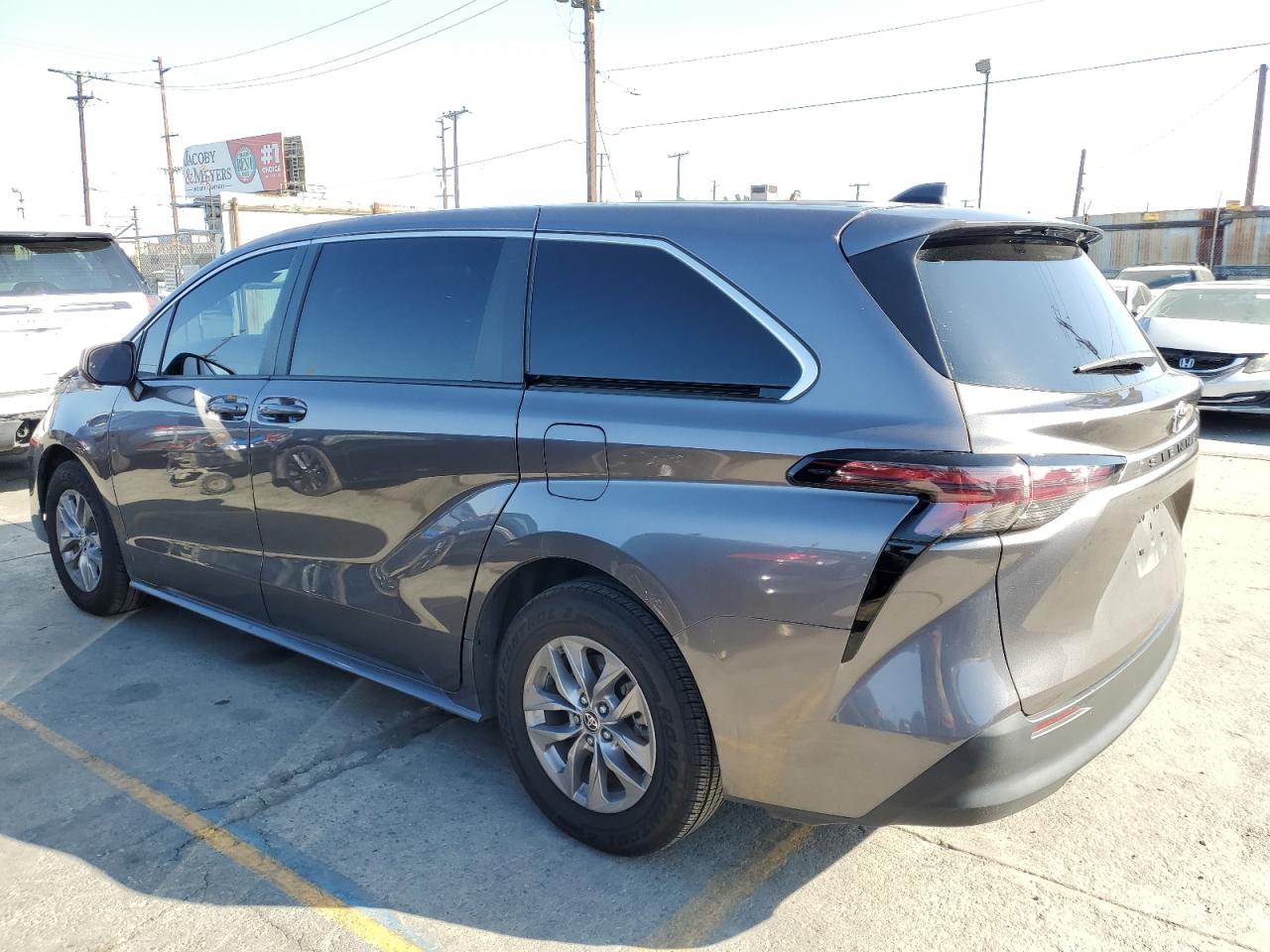 Lot #3255365404 2023 TOYOTA SIENNA LE