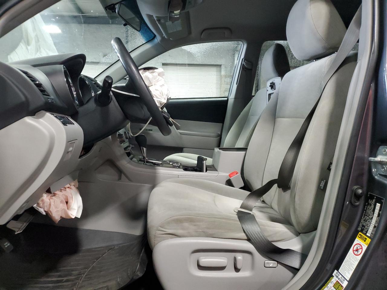 TOYOTA HIGHLANDER BASE