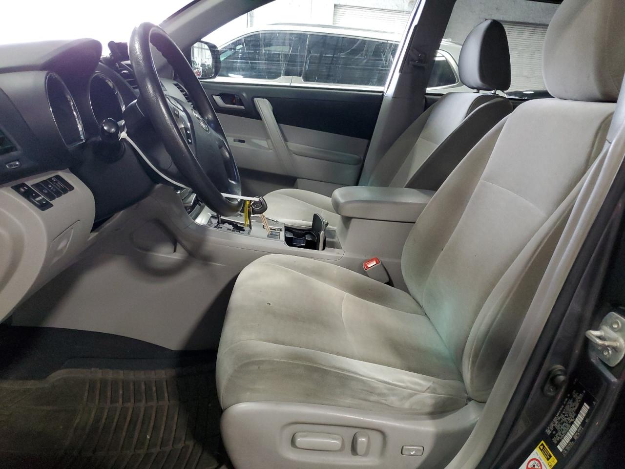 TOYOTA HIGHLANDER BASE