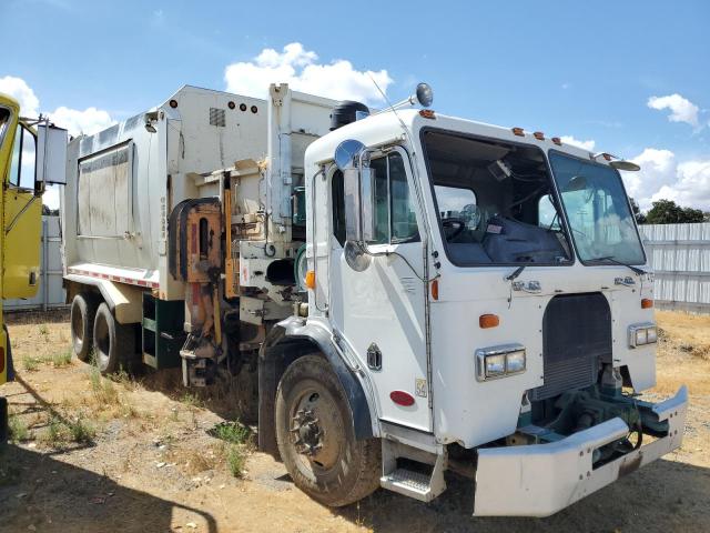 Global Auto Auctions: 2009 PETERBILT TRACTOR 320