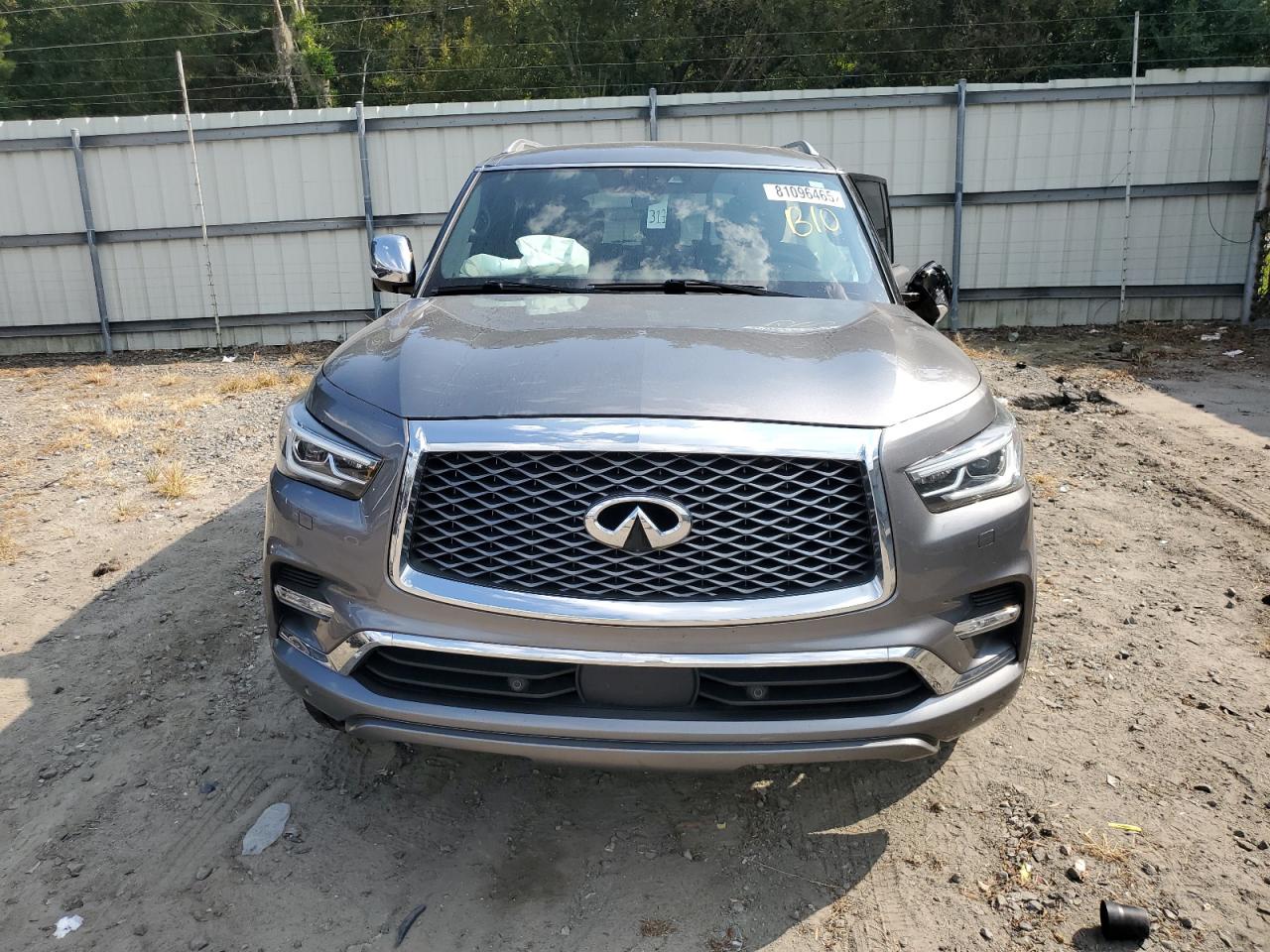INFINITI QX80 LUXE