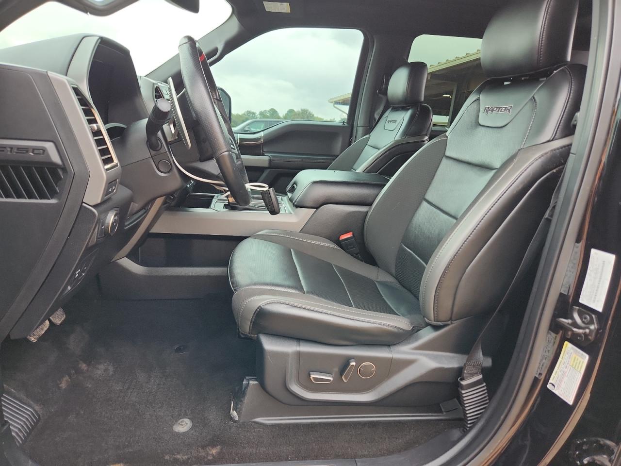 FORD F-150 RAPTOR